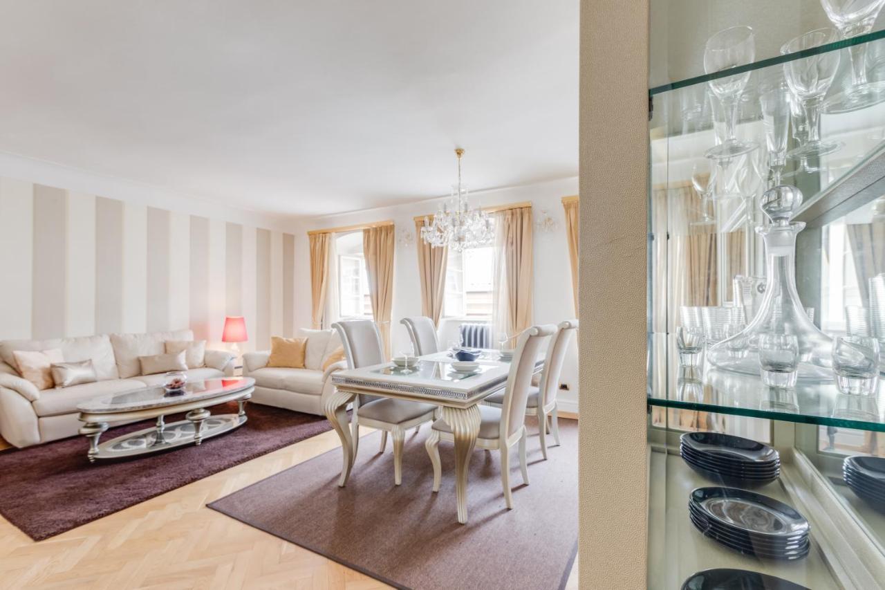 Charles Bridge Royal Apartments - Castle District Прага Экстерьер фото