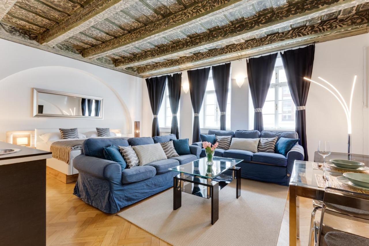 Charles Bridge Royal Apartments - Castle District Прага Экстерьер фото