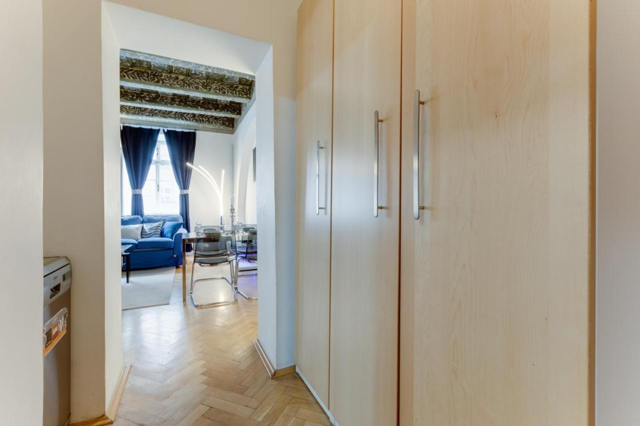 Charles Bridge Royal Apartments - Castle District Прага Экстерьер фото