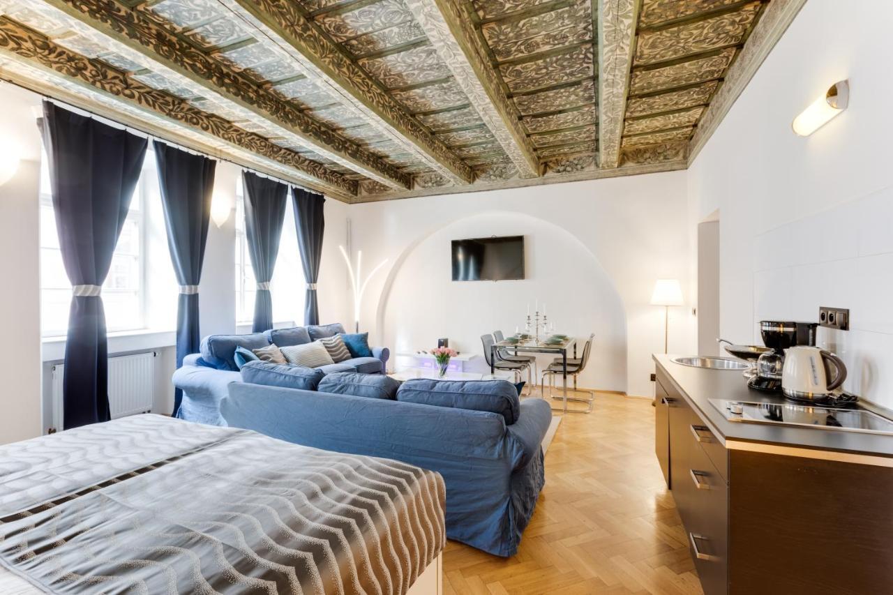 Charles Bridge Royal Apartments - Castle District Прага Экстерьер фото